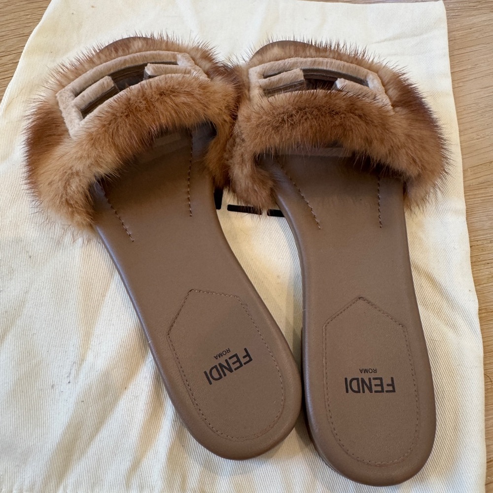 Fendi Brown Baguette Mink Fur Slide Sandals size 37 - Picture 3 of 7